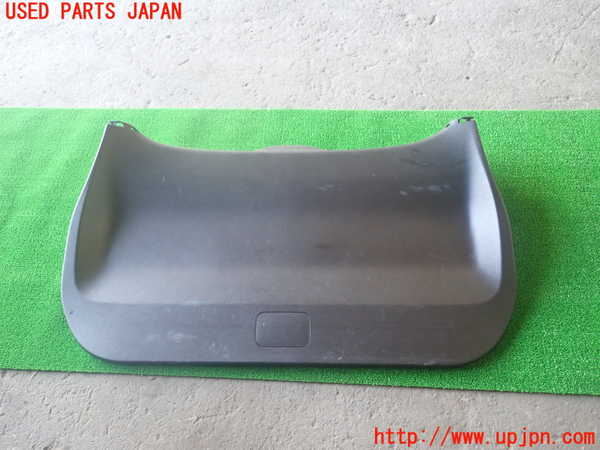 1UPJ-34391578]エスクァイアハイブリッド(ZWR80G)バックドア内張り 中古_m0001.jpg