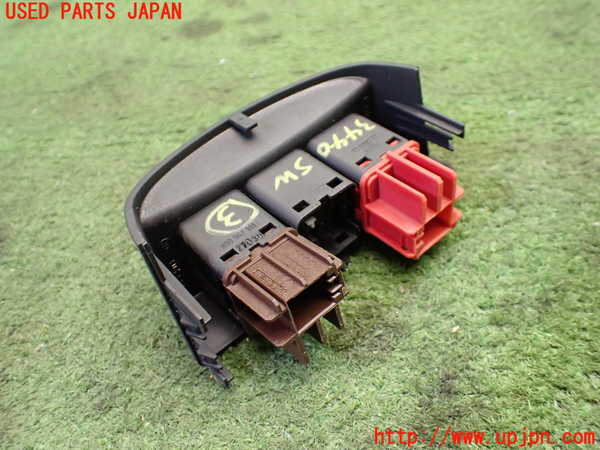 1UPJ-34406308]アウディ・TT ロードスター(8NAUQ)スイッチ3(給油口 トランク) 中古_m0003.jpg