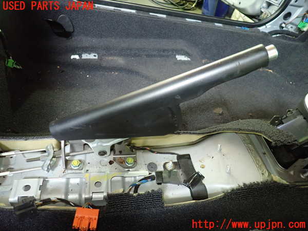 5UPJ-34407550]アウディ・TT ロードスター(8NAUQ)サイドブレーキレバー 中古_m0002.jpg