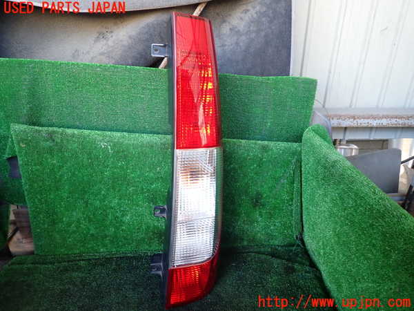 5UPJ-34411530]ベンツ V350 W639(639811C)右テールランプ 中古_m0001.jpg