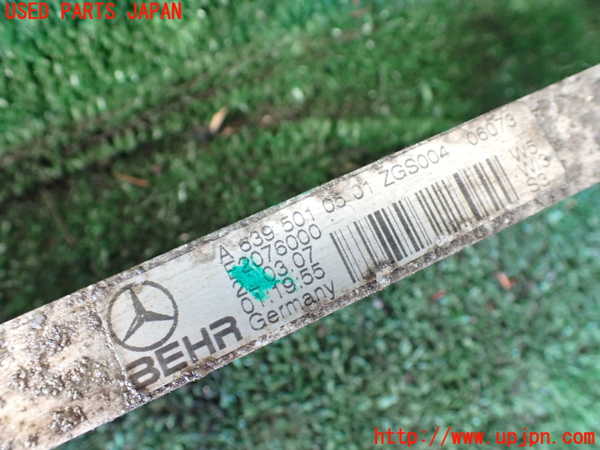 1UPJ-34412481]ベンツ V350 W639(639811C)オイルクーラー1 中古_m0003.jpg