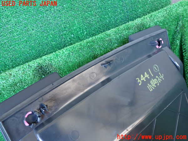 1UPJ-34417841]ベンツ V350 W639(639811C)小物入れ1 中古_m0005.jpg