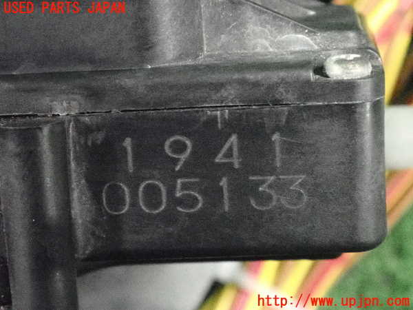 2UPJ-34421018]ベンツ C200(204048)(204)コーナーポール 中古_m0003.jpg
