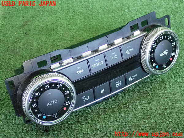 2UPJ-34426066]ベンツ C200(204048)(204)エアコンスイッチ1 中古_m0001.jpg