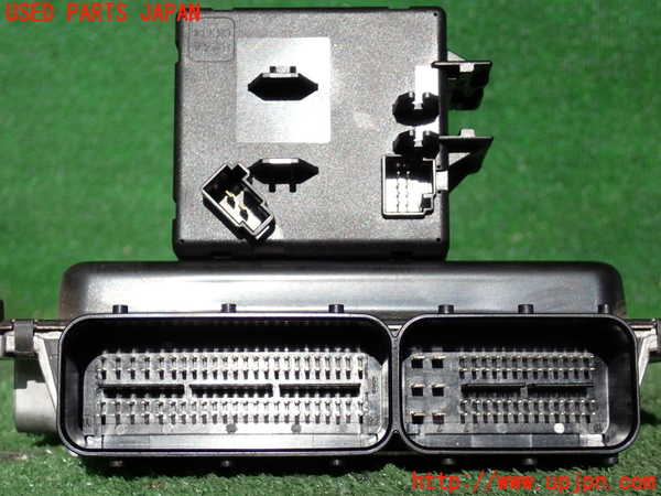 2UPJ-34426110]ベンツ C200(204048)(204)エンジンコンピューター 中古_m0004.jpg