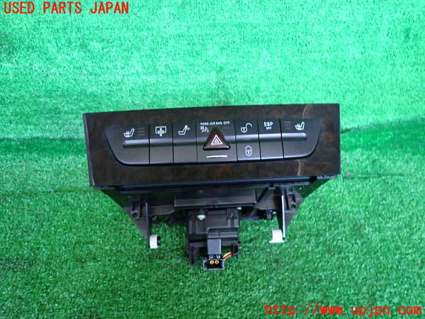 2UPJ-34436505]ベンツ CLS350(219356C)(219)CDチェンジャー 中古_m0001.jpg