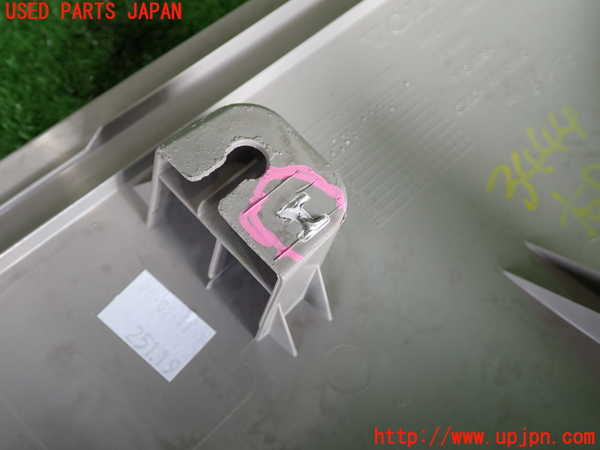 2UPJ-34447675]ボルボ・S60(FB4164T)右リアピラートリム 中古_m0003.jpg