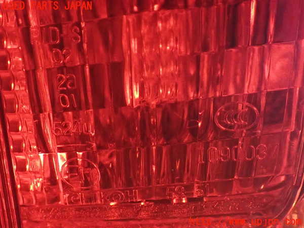 2UPJ-34461530]レクサス・IS250(GSE20)右テールランプ 中古_m0003.jpg