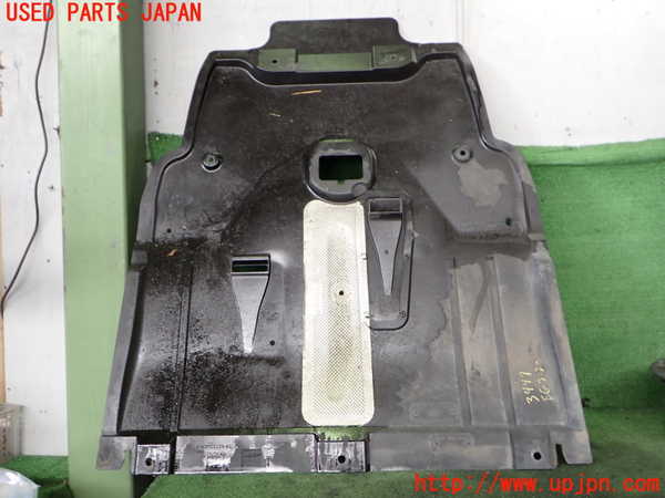 2UPJ-34472170]ベンツ B180(246242)(246)エンジンアンダーカバー 中古_m0001.jpg