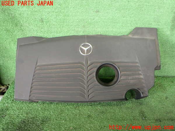 2UPJ-34472160]ベンツ B180(246242)(246)エンジンアッパーカバー 中古_m0001.jpg