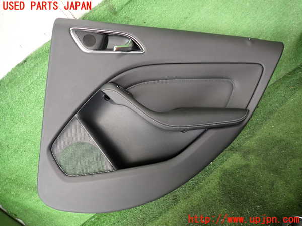 2UPJ-34471294]ベンツ B180(246242)(246)右後ドア内張り 中古_m0001.jpg