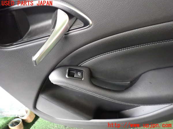 2UPJ-34471294]ベンツ B180(246242)(246)右後ドア内張り 中古_m0002.jpg