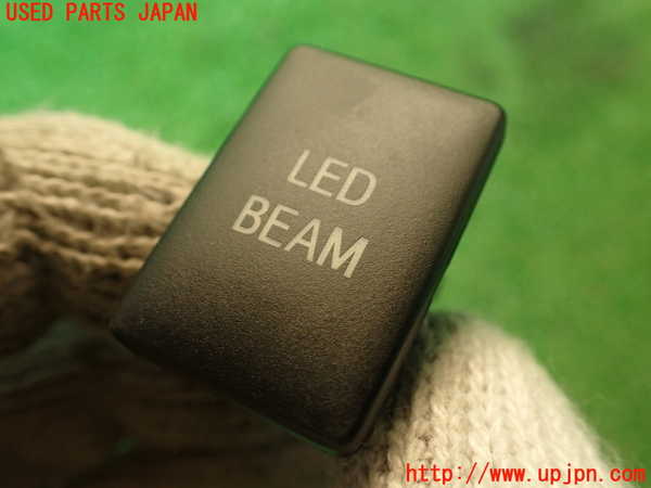 2UPJ-34486311]マークX(GRX130)スイッチ6 (LED BEAM) 中古_m0002.jpg