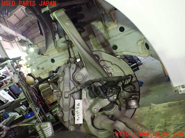 1UPJ-34494295]ベンツ C180 クーペ(205340C)(205)左フロントナックルハブ 中古_m0003.jpg