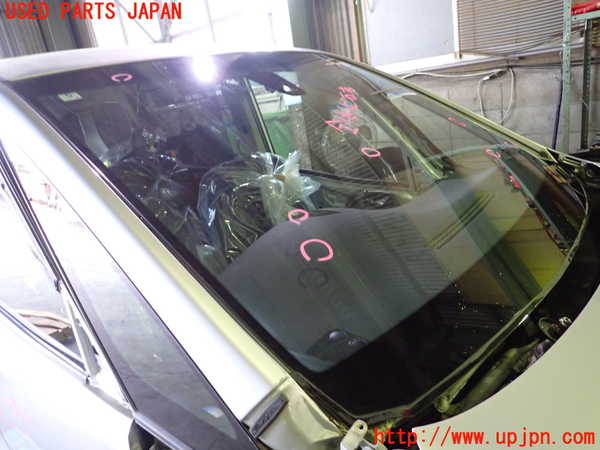 5UPJ-34501195]セレナ Sハイブリッド(HC26)フロントガラス 中古_m0002.jpg