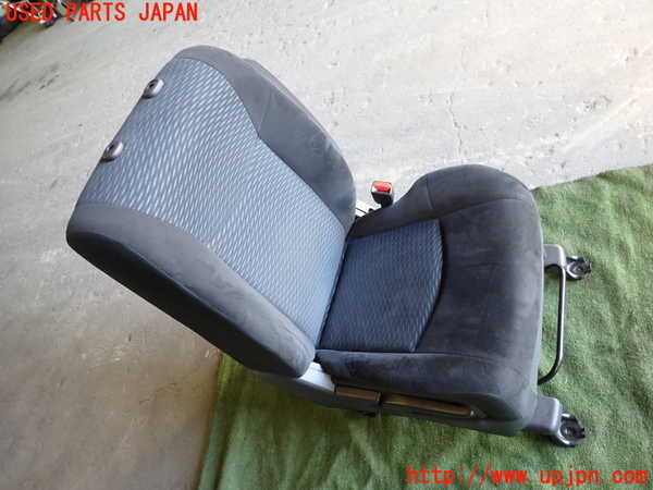 5UPJ-34507035]セレナ Sハイブリッド(HC26)運転席シート 中古_m0001.jpg