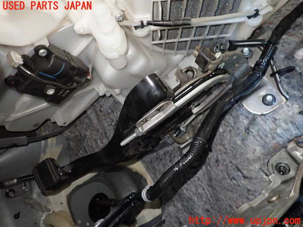 1UPJ-34507550]セレナ Sハイブリッド(HC26)サイドブレーキレバー 中古_m0001.jpg