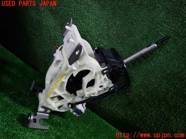 1UPJ-34507555]セレナ Sハイブリッド(HC26)ATシフトレバー 中古_m0002.jpg