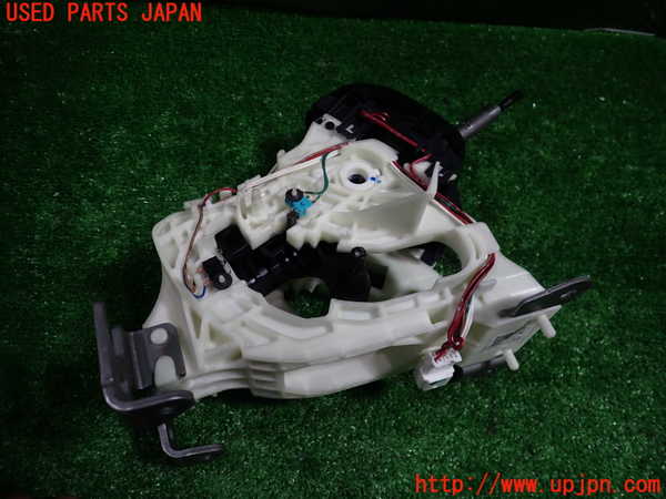 1UPJ-34507555]セレナ Sハイブリッド(HC26)ATシフトレバー 中古_m0003.jpg