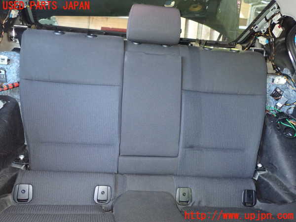 1UPJ-34517385]BMW 320i(PG20)(E90)リアシート 中古_m0002.jpg