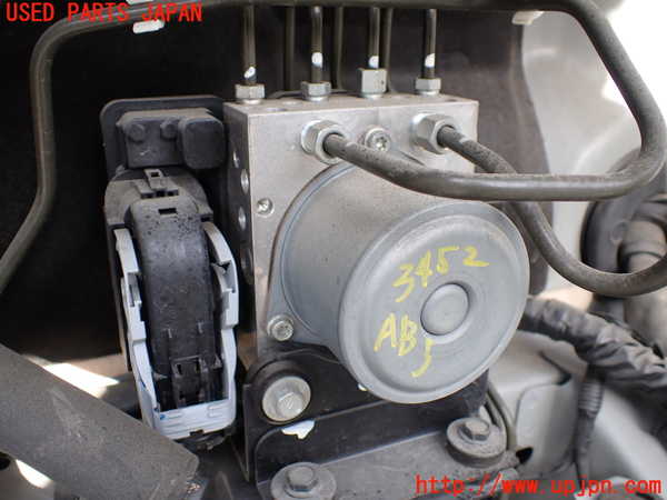 1UPJ-34524040]セレナ(GFC27)ABSアクチュエーター 中古_m0001.jpg