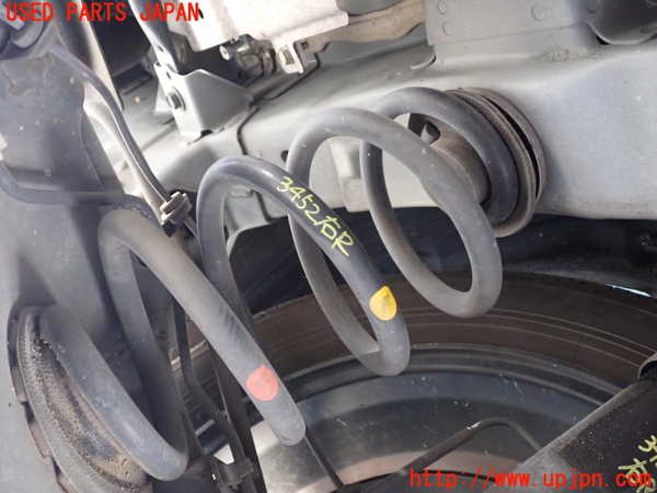 1UPJ-34525100]セレナ(GFC27)右リアスプリング 中古_m0001.jpg