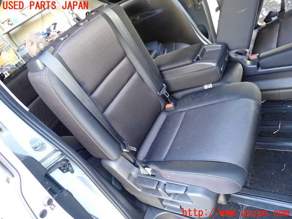 1UPJ-34527145]セレナ(GFC27)右2列目シート 中古_m0001.jpg