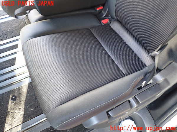 1UPJ-34527175]セレナ(GFC27)左2列目シート 中古_m0003.jpg