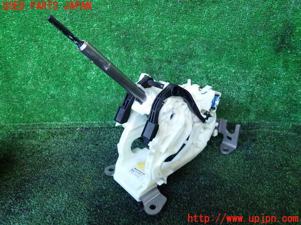 1UPJ-34527555]セレナ(GFC27)ATシフトレバー 中古_m0001.jpg