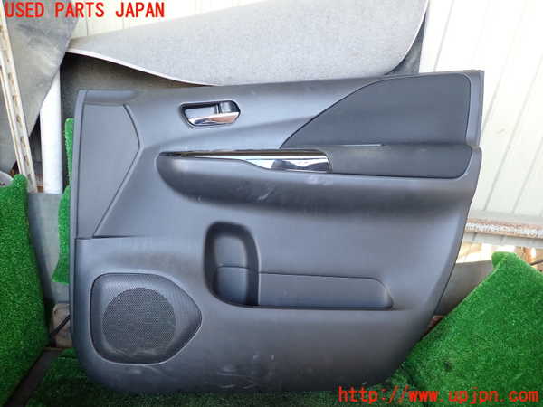 1UPJ-34521234]セレナ(GFC27)右前ドア内張り 中古_m0001.jpg