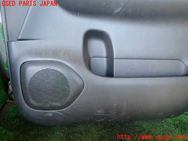 1UPJ-34521234]セレナ(GFC27)右前ドア内張り 中古_m0003.jpg