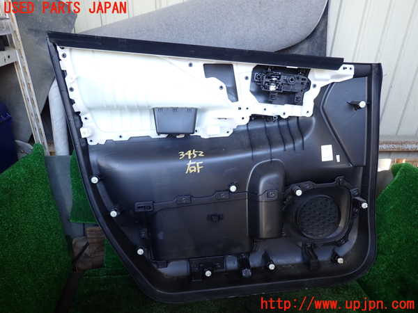 1UPJ-34521234]セレナ(GFC27)右前ドア内張り 中古_m0004.jpg