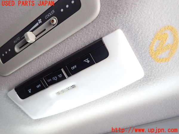 1UPJ-34526412]セレナ(GFC27)ルームランプ2 中古_m0001.jpg