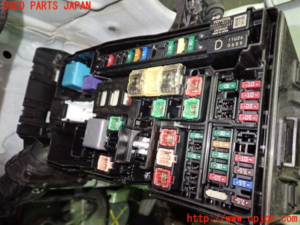 1UPJ-34536742]アルファード(AGH30W)ヒューズボックス2 中古_m0002.jpg