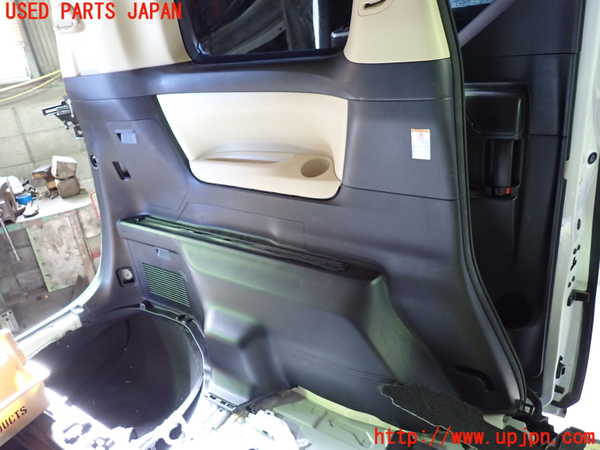 1UPJ-34537680]アルファード(AGH30W)左リアピラートリム 中古_m0004.jpg