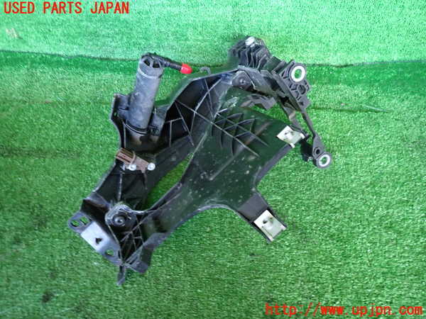 2UPJ-34541140]アウディ・A5 スポーツバック(8TCDNL)右ヘッドライトリム 中古_m0002.jpg