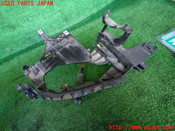 2UPJ-34541140]アウディ・A5 スポーツバック(8TCDNL)右ヘッドライトリム 中古_m0003.jpg