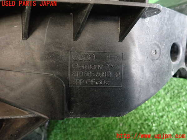 2UPJ-34541140]アウディ・A5 スポーツバック(8TCDNL)右ヘッドライトリム 中古_m0004.jpg