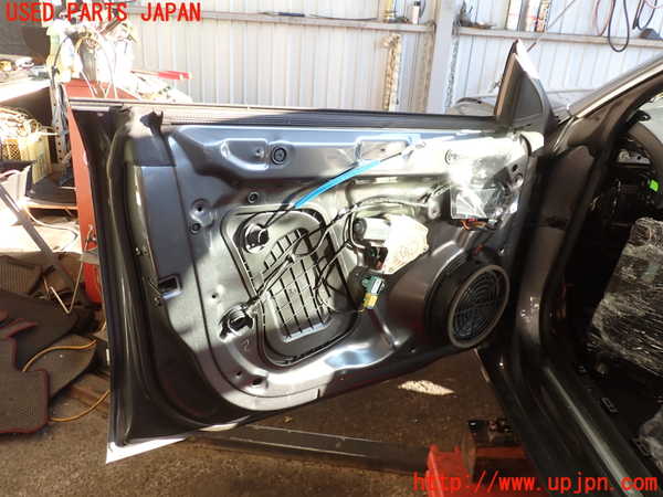 2UPJ-34541260]アウディ・A5 スポーツバック(8TCDNL)左前ドア (43R-00082) 中古_m0003.jpg