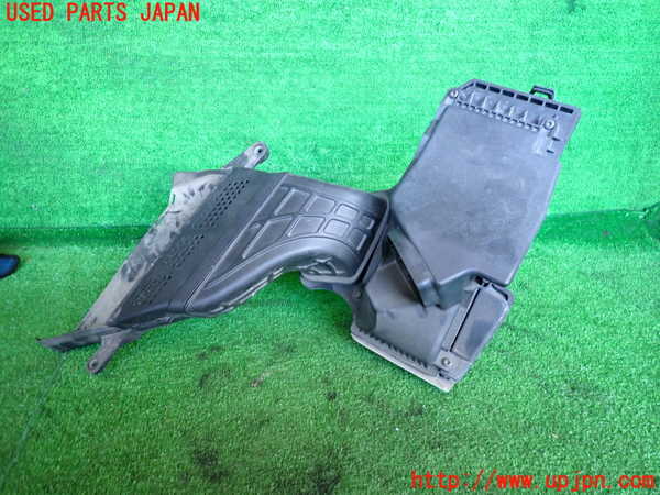 2UPJ-34542560]アウディ・A5 スポーツバック(8TCDNL)エアクリーナーボックス 中古_m0001.jpg