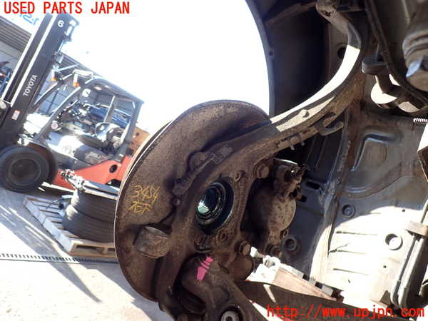 2UPJ-34544290]アウディ・A5 スポーツバック(8TCDNL)右フロントナックルハブ 中古_m0001.jpg