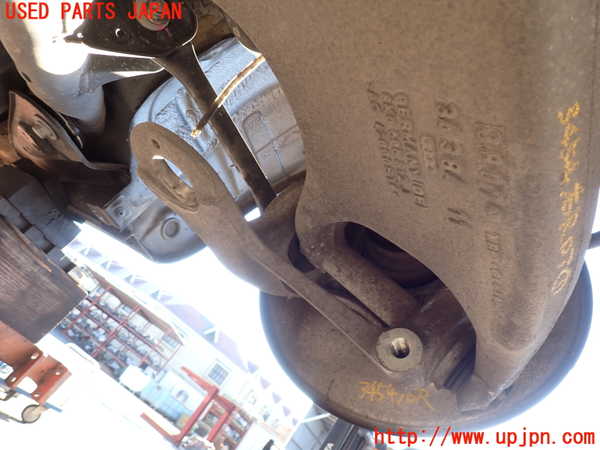 2UPJ-34544300]アウディ・A5 スポーツバック(8TCDNL)右リアナックルハブ 中古_m0001.jpg