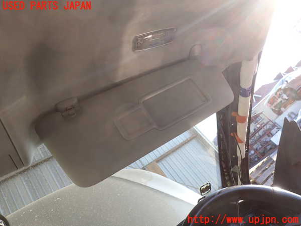 2UPJ-34547625]アウディ・A5 スポーツバック(8TCDNL)室内サンバイザー右側 中古_m0002.jpg