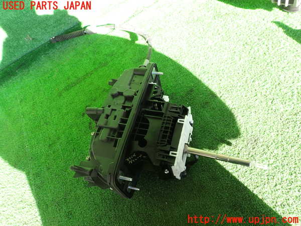 2UPJ-34547555]アウディ・A5 スポーツバック(8TCDNL)ATシフトレバー 中古_m0002.jpg