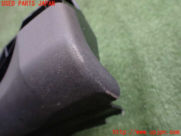 2UPJ-34551390]ポルシェ・タイカン 4S(J1NB)右サイドステップ 中古_m0002.jpg