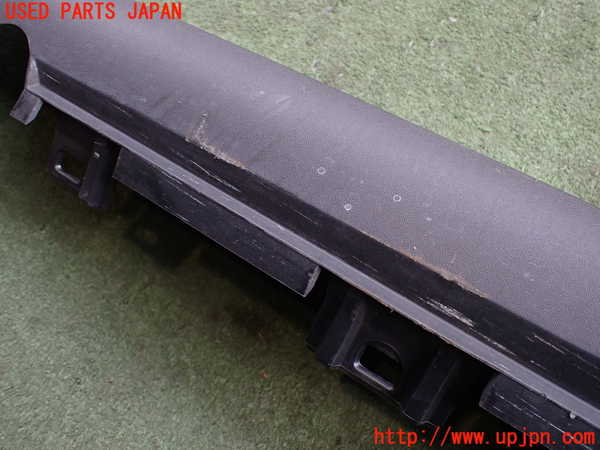 2UPJ-34551390]ポルシェ・タイカン 4S(J1NB)右サイドステップ 中古_m0003.jpg