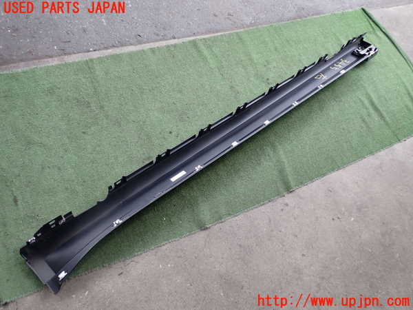 2UPJ-34551390]ポルシェ・タイカン 4S(J1NB)右サイドステップ 中古_m0005.jpg