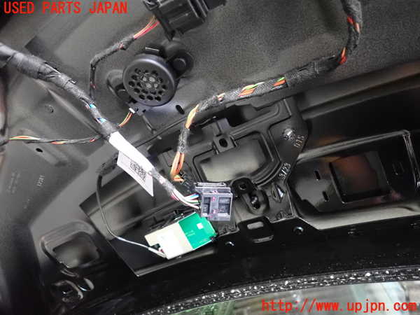 2UPJ-34551500]ポルシェ・タイカン 4S(J1NB)トランク 中古_m0005.jpg