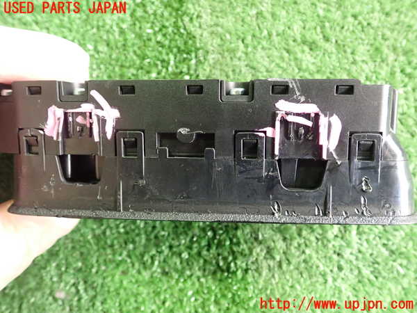 2UPJ-34556240]ポルシェ・タイカン 4S(J1NB)右前パワーウィンドウスイッチ (ジャンク品) 中古_m0003.jpg