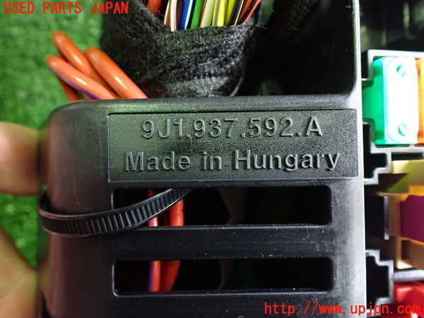 2UPJ-34556742]ポルシェ・タイカン 4S(J1NB)ヒューズボックス2 中古_m0004.jpg